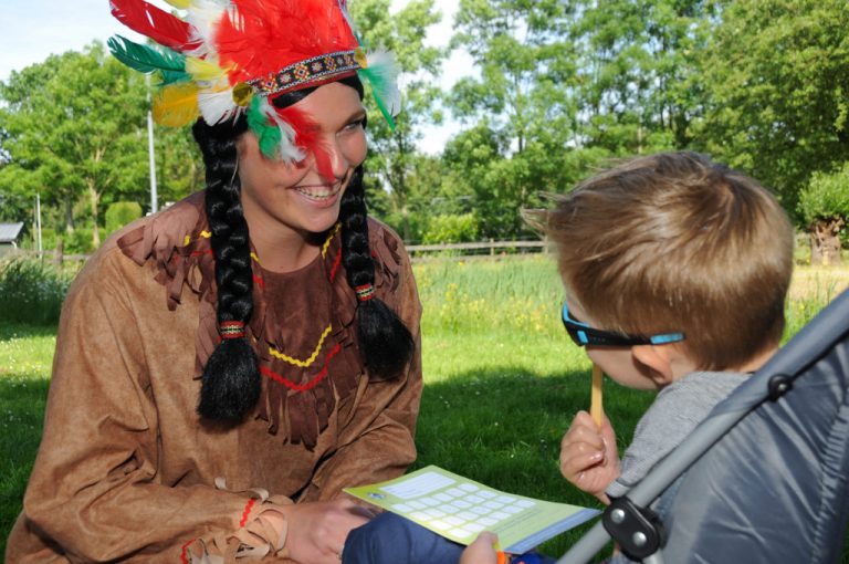 Bonte Koe Verhuur Maasland - Indiaan vrouw jurk bruin