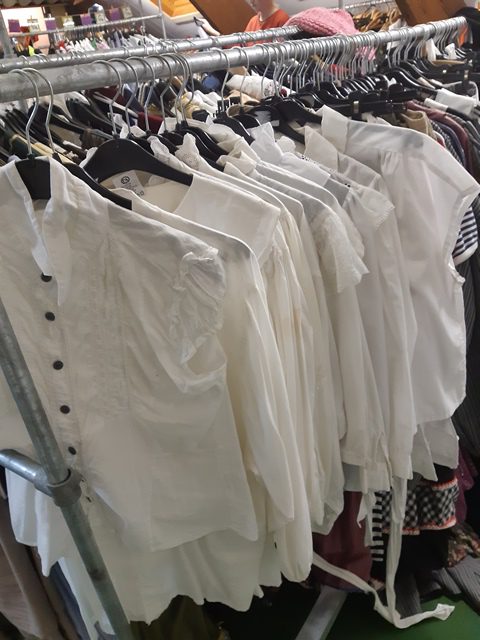 Bonte Koe Verhuur Maasland - Dames blouses wit kant